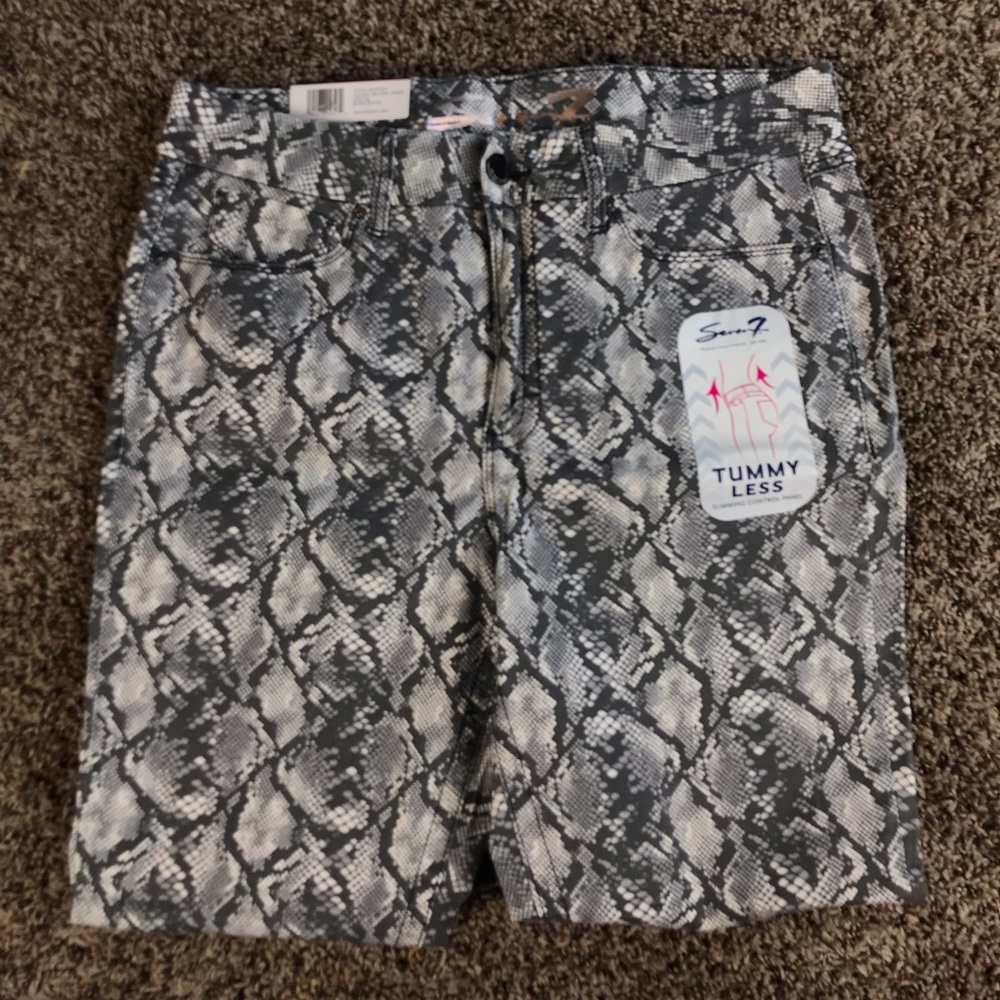 Seven7 - Picture 8 of 14